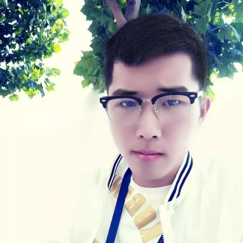 平面设计首席讲师、学校设计中心负责人：贾世杰